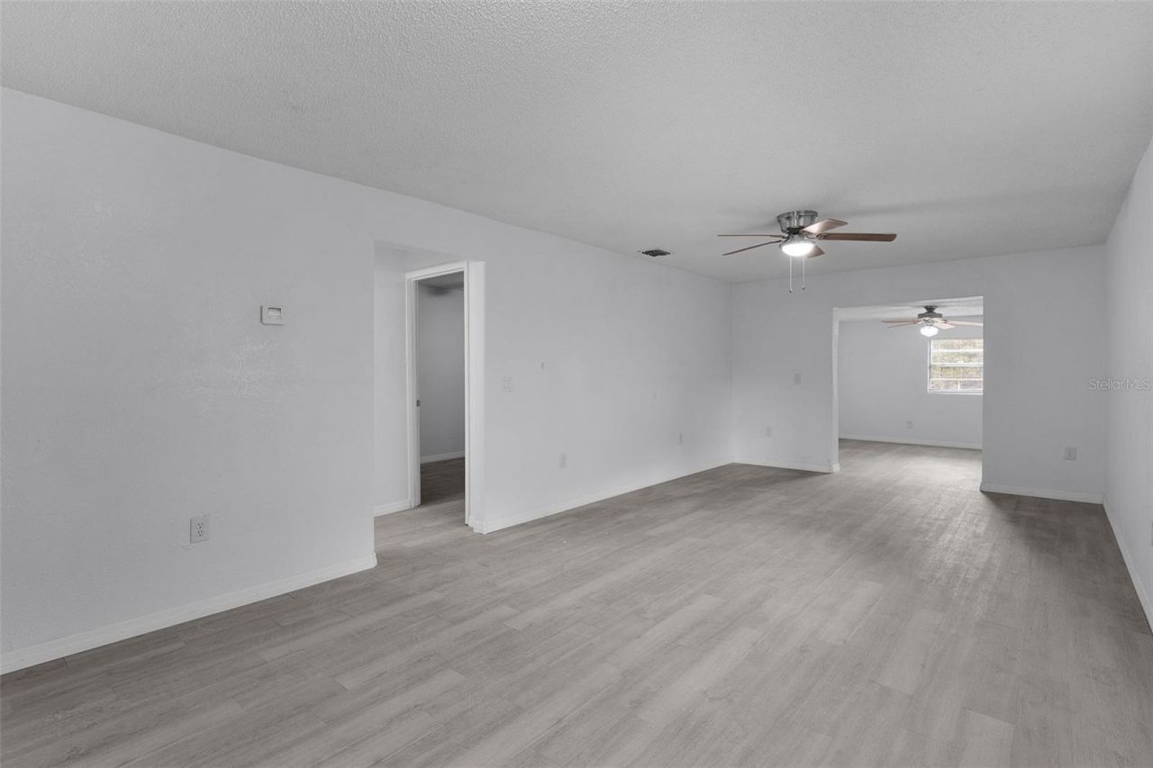 31128 Lochmore Circle, Mount Plymouth, FL 32776 Photo