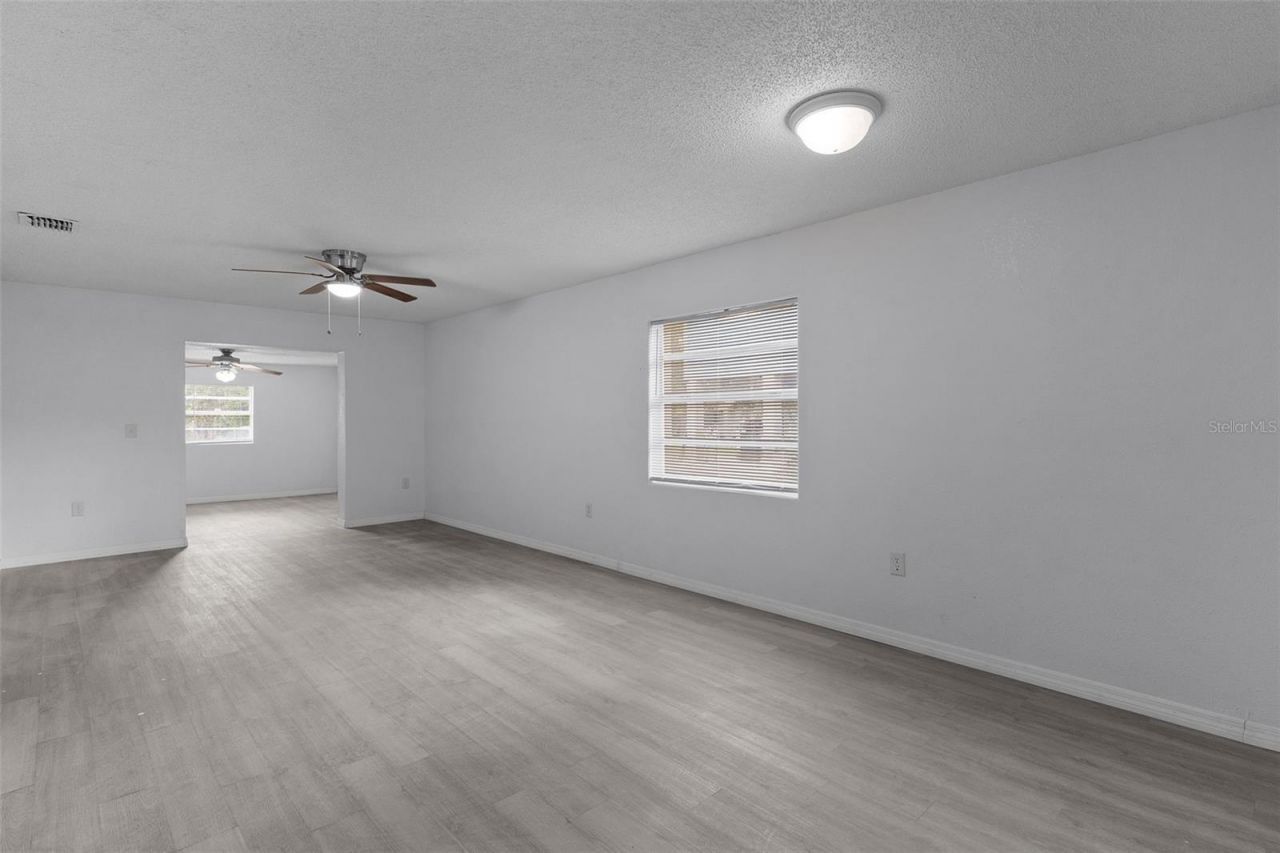 31128 Lochmore Circle, Mount Plymouth, FL 32776 Photo