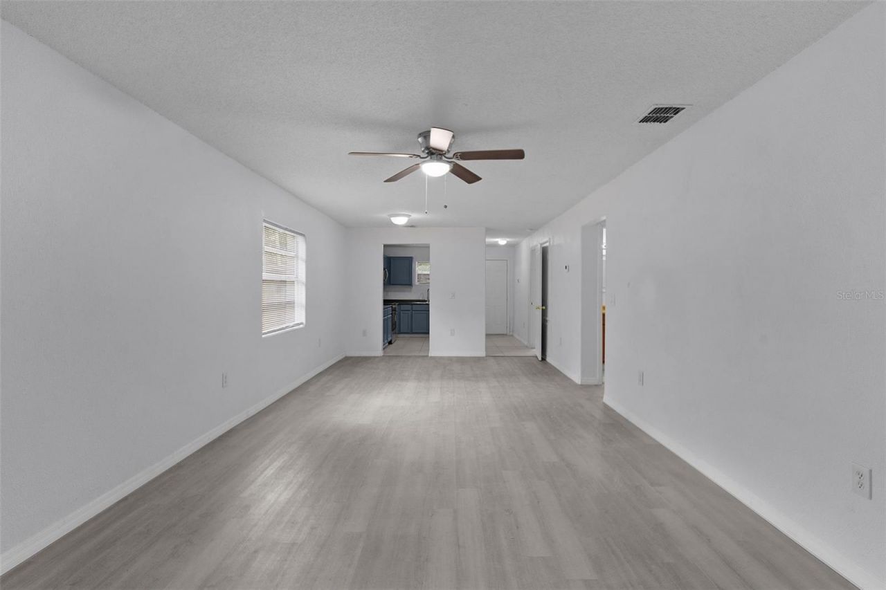 31128 Lochmore Circle, Mount Plymouth, FL 32776 Photo
