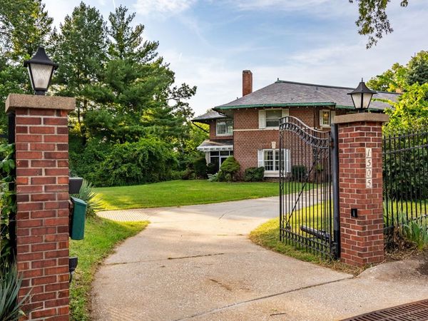 1505 19th Avenue , Rock Island, IL 61201