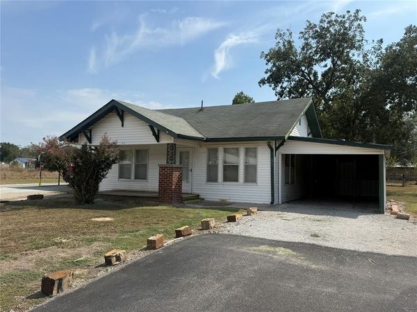 412 E Grand Street, Wetumka, OK 74883