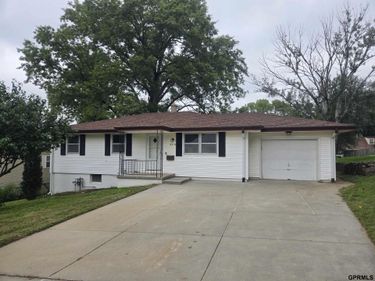 6916 Wirt Street, Omaha, NE 68104