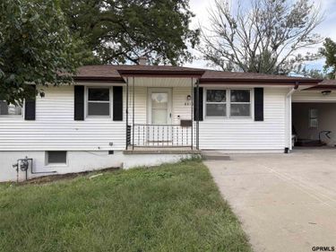 6916 Wirt Street, Omaha, NE 68104