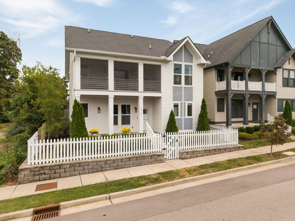 630 Croley Dr , Nashville, TN 37209