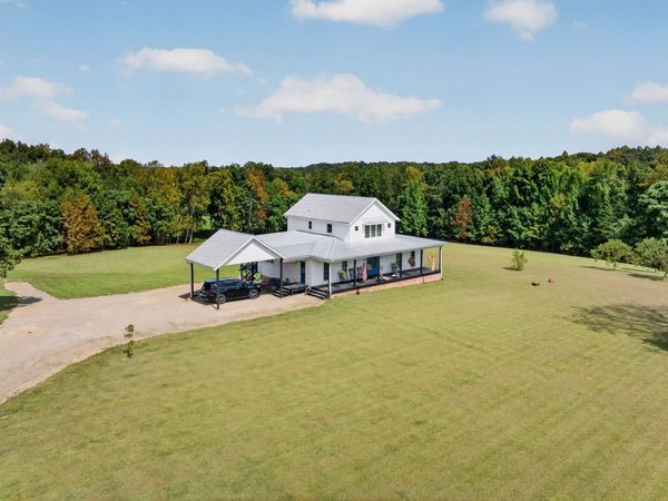 1090 Hatcher Rd , Moss, TN 38575