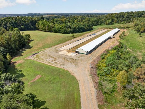 1090 Hatcher Rd , Moss, TN 38575