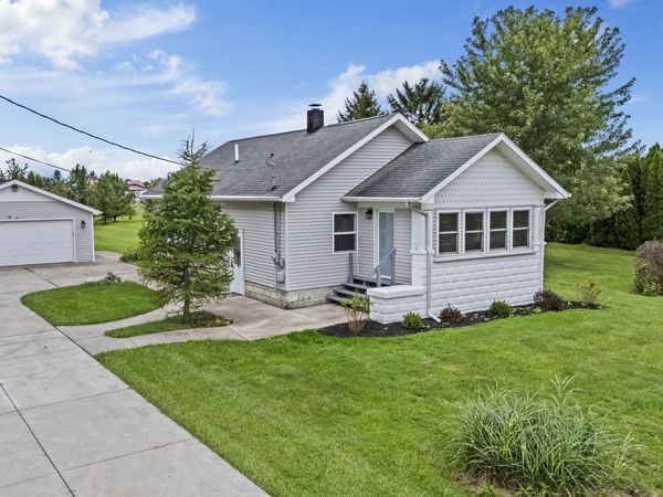 21934 W State Route 579 , Curtice, OH 43412