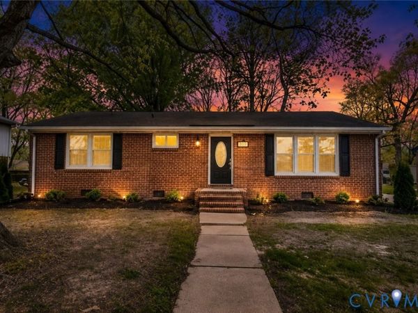 917 Williamsburg Road , Colonial Heights, VA 23834