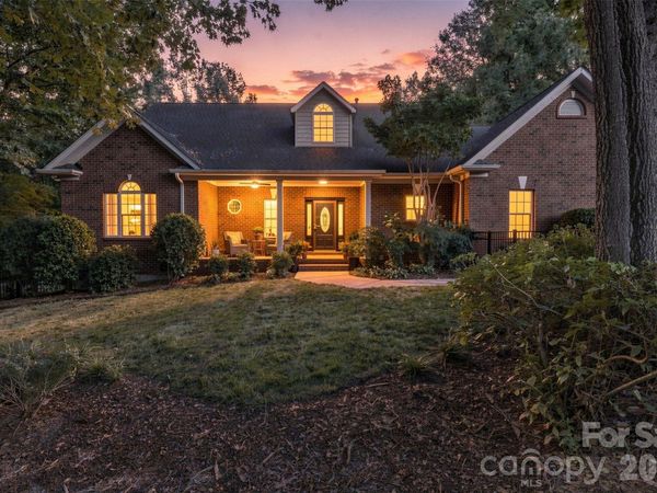 232 Pebble Stone Lane, Matthews, NC 28104