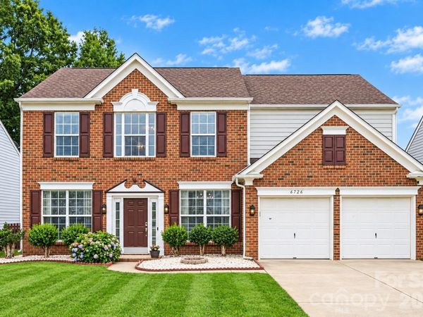 8728 Fieldcroft Drive , Charlotte, NC 28277