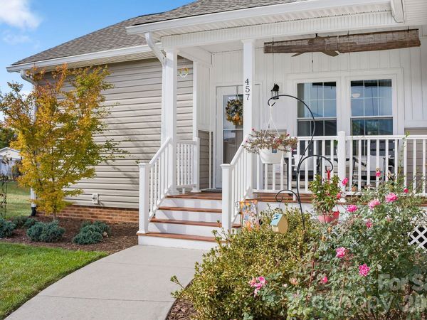 457 Riverwind Drive , Hendersonville, NC 28739