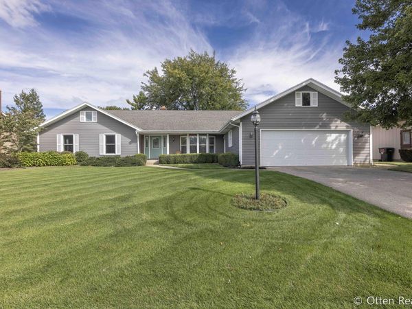 2017 Wolfboro Drive SE, Kentwood, MI 49508