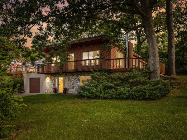 11959 Portage Lake Avenue, Pinckney, MI 48169
