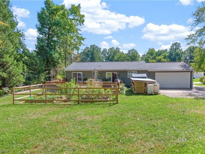 207 Spring Creek Road, Northfield Center, OH 44067 Photo 2