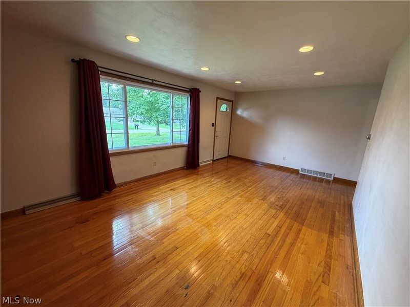 184 Circle View Drive, New Middletown, OH 44442 Photo 2