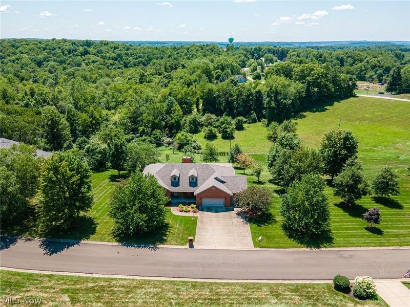 809 Sara Drive, Coshocton, OH 43812 Photo 2