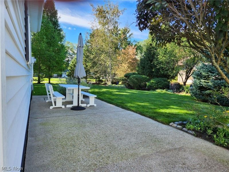 187 Crestview Drive, Elyria, OH 44035 Photo 4