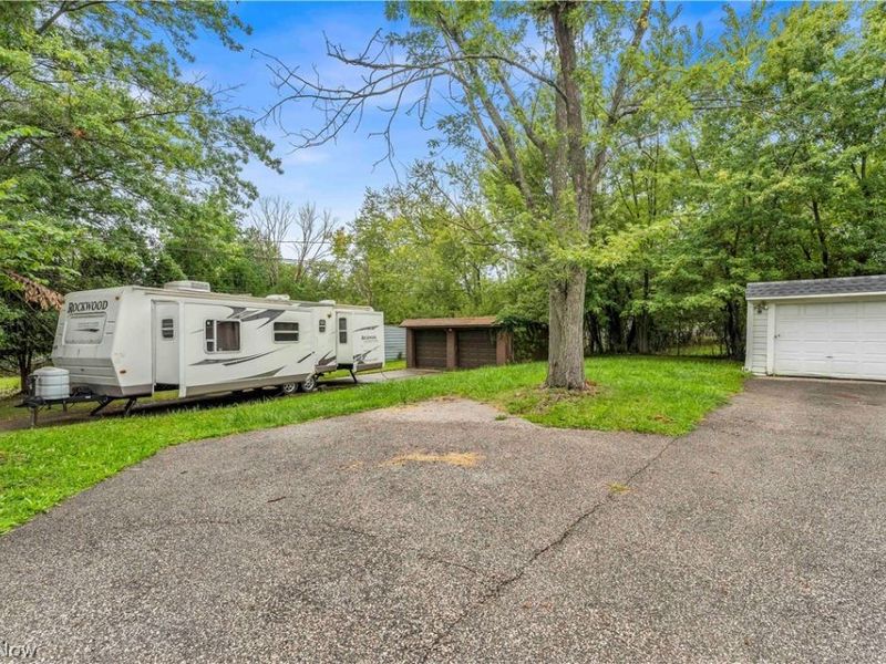 19509 Libby Road , Maple Heights, OH 44137 Photo 20