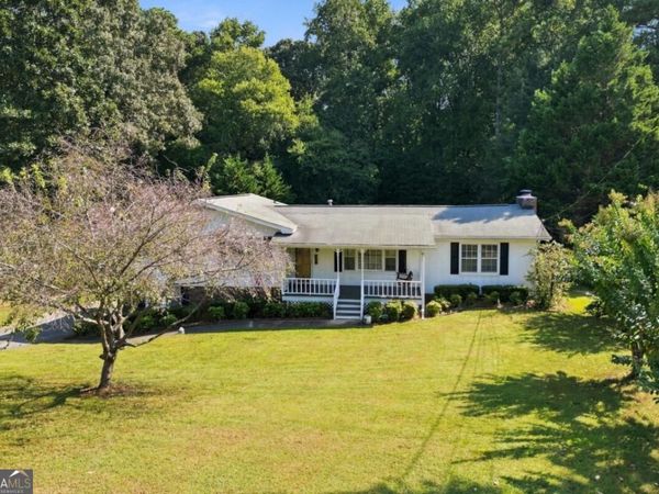 218 King Arthur Drive, Woodstock, GA 30189