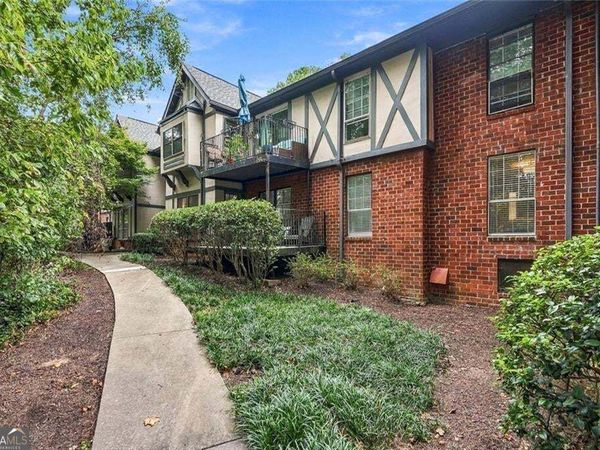 6851 Roswell Road, Unit Q-15, Sandy Springs, GA 30328