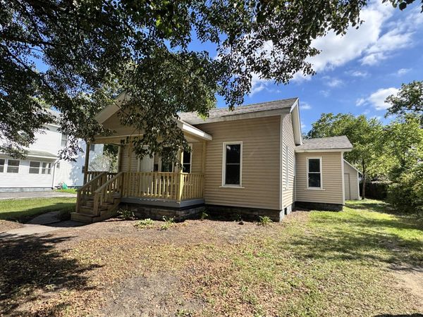 116 E Railroad Street, Dowagiac, MI 49047
