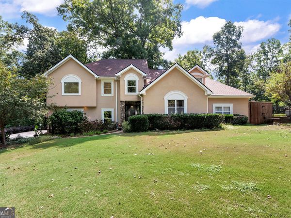 6319 Lakeview Drive, Buford, GA 30518