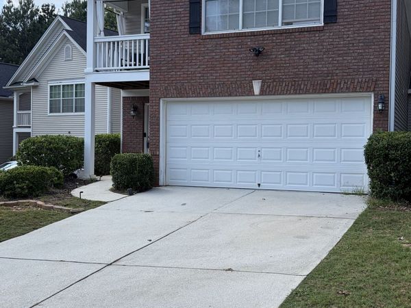 667 Lakes Circle, Lithonia, GA 30058