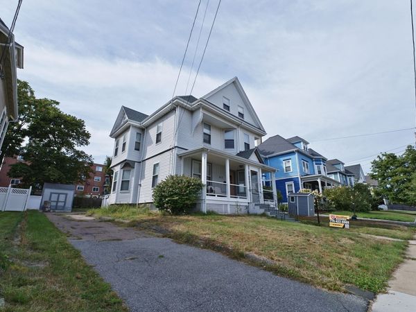82 Hawthorne St, Malden, MA 02148