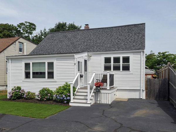 9 G St, Hull, MA 02045