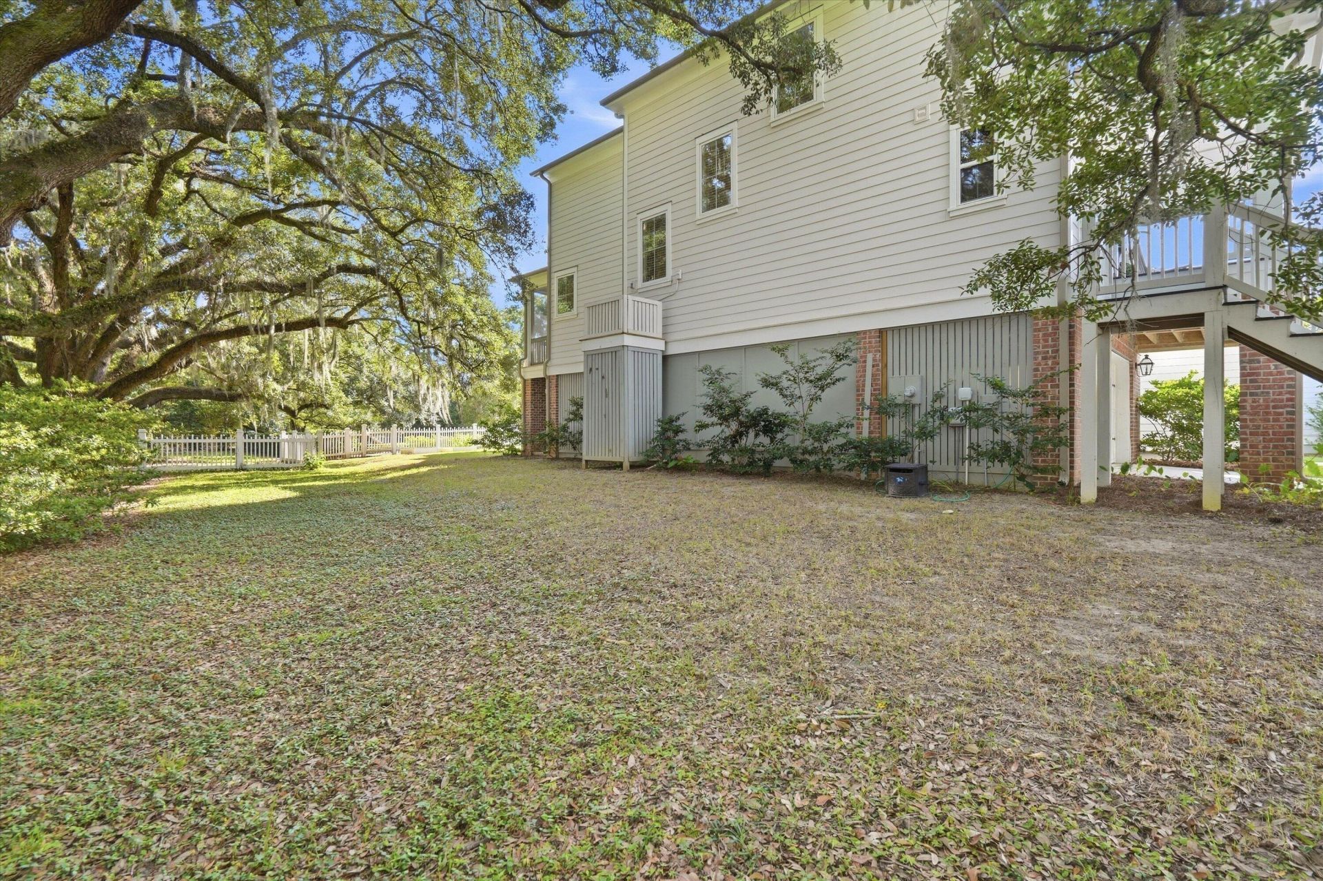 1025 Avenue Of Oaks Photo 4