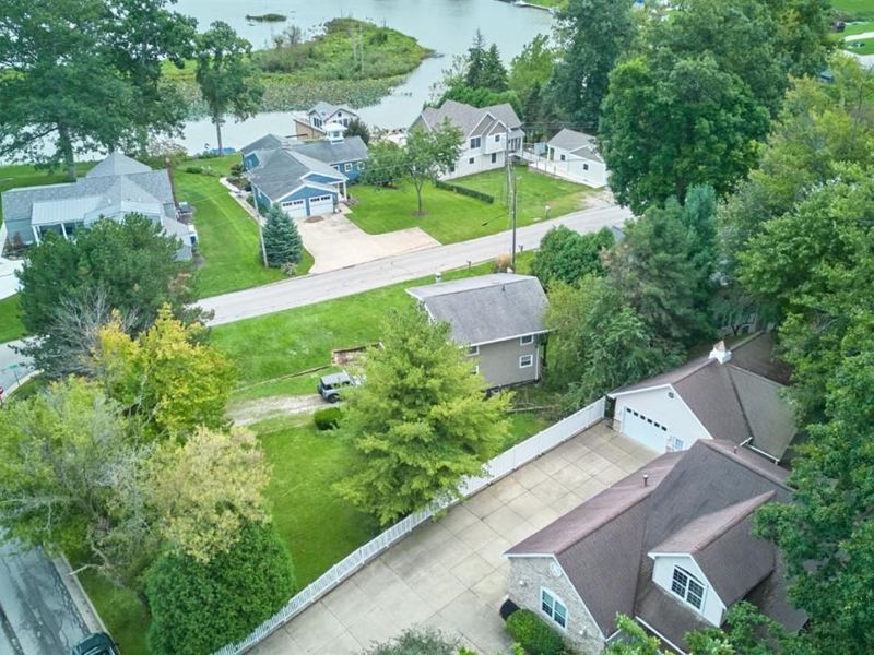 304 Riverside, Huron, OH 44839 Photo 3