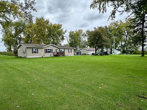 28529 825th Avenue , Hollandale, MN 56045