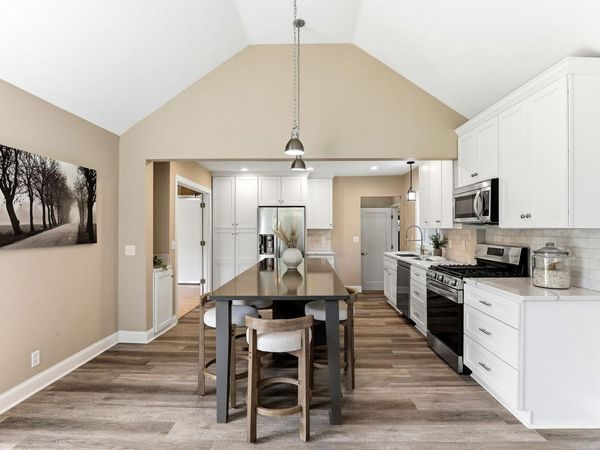 1922 Oakland Road , Minnetonka, MN 55305