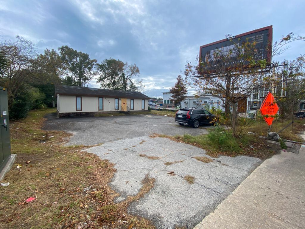 3175 W Montague Avenue Photo 2