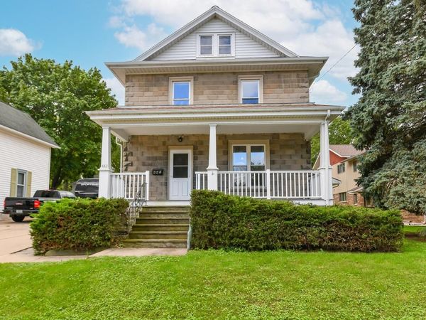 441 W Chestnut STREET, Burlington, WI 53105