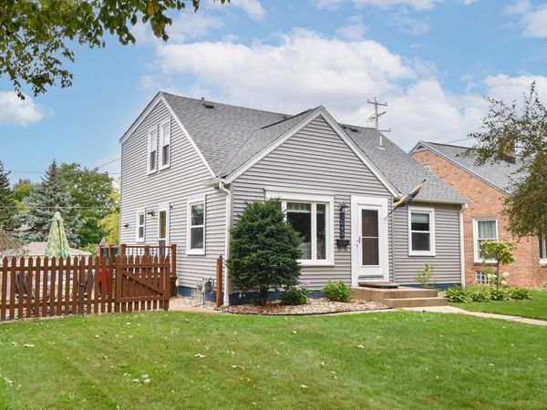 3049 N 90th STREET, Milwaukee, WI 53222