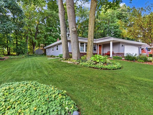 5879 Ramona DRIVE, Greendale, WI 53129