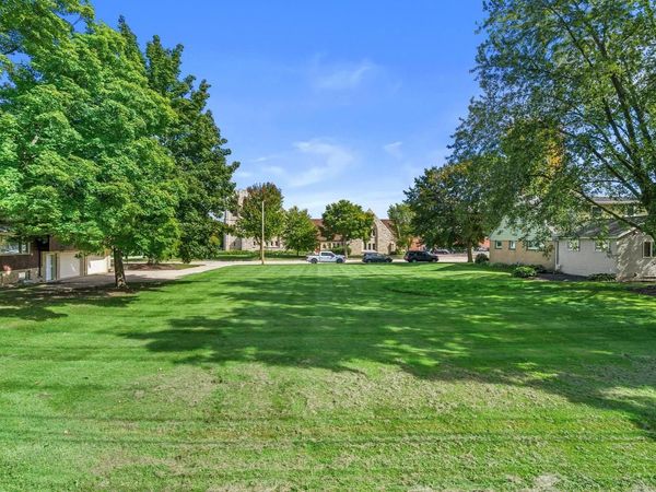 810 S 6TH AVENUE, West Bend, WI 53095