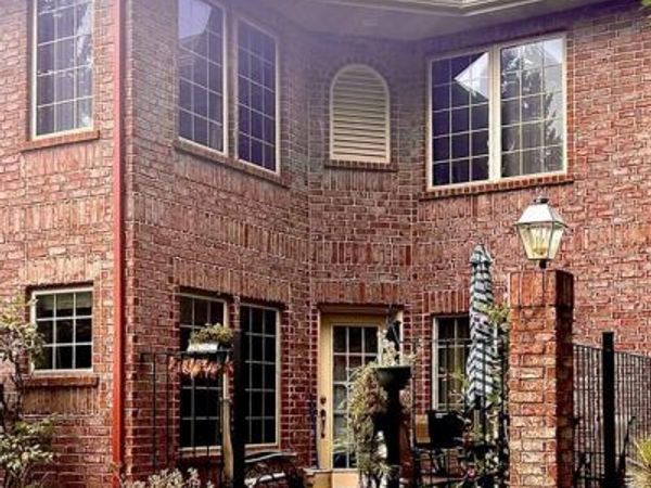 1423 Hunter Hill Road, Hudson, WI 54016
