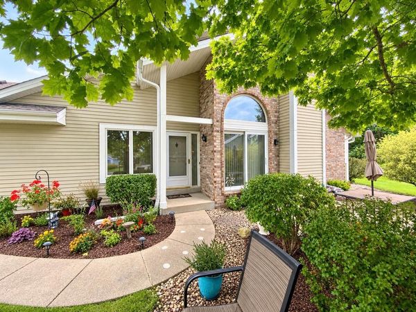 105 East Sutton PLACE, Unit A, Waukesha, WI 53188