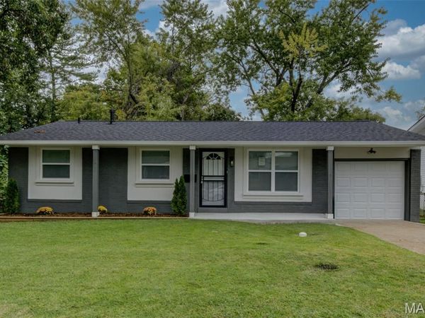 10237 Royal Drive , St Louis, MO 63136