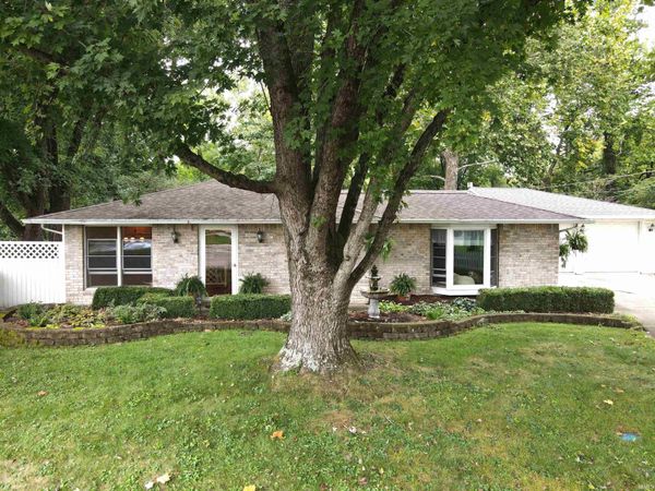 1225 S Colony Court, Yorktown, IN 47396