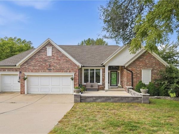 16024 Meadow Lane, Stilwell, KS 66085