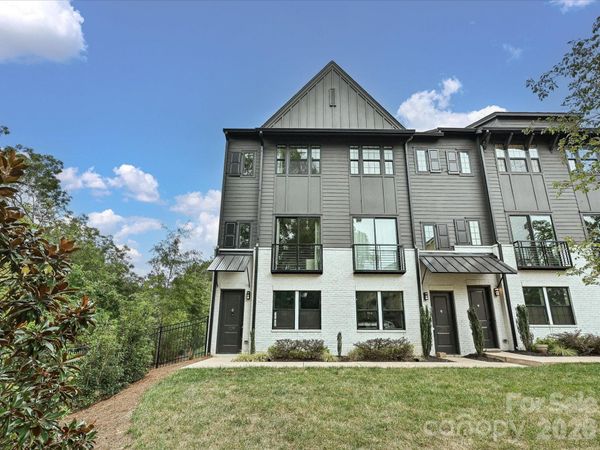 229 Sutton Park Lane , Charlotte, NC 28211