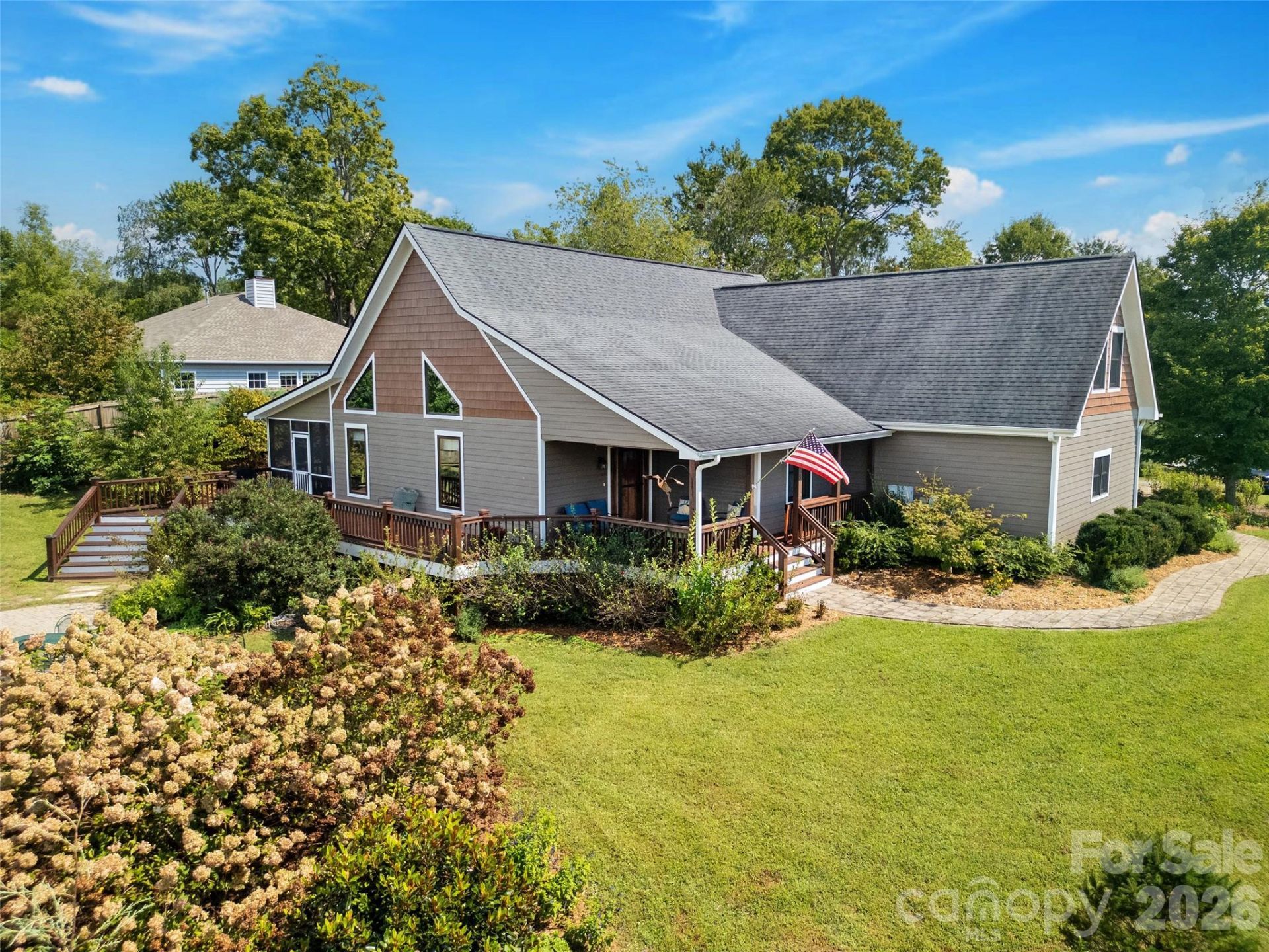 90 S Oaklawn Avenue, Brevard, NC 28712 Main Photo