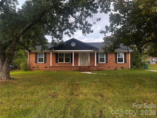 3105 Woodview Drive , High Point, NC 27265