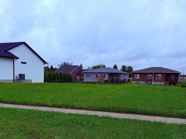 4216 Shocker Road, Cedar Falls, IA 50613