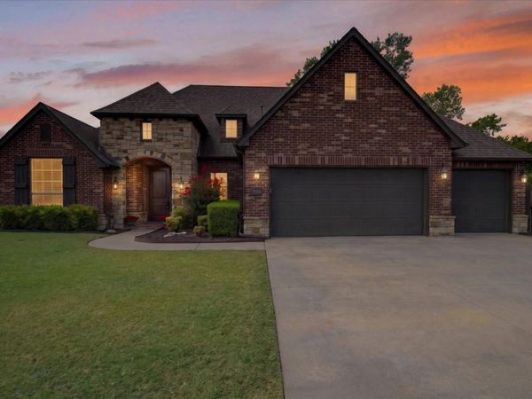 9302 E 91st Street North , Owasso, OK 74055