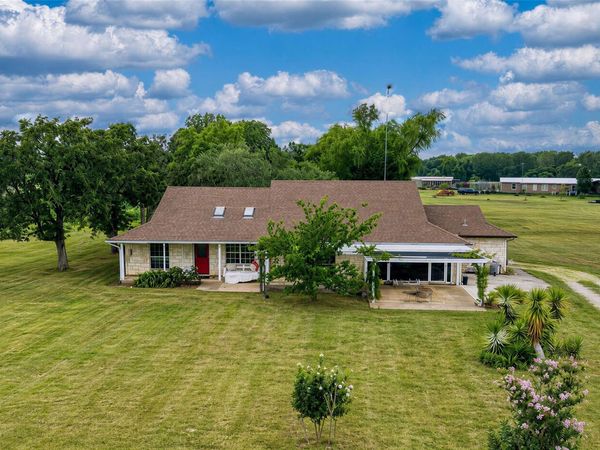 358 Easley RD, Smithville, TX 78957