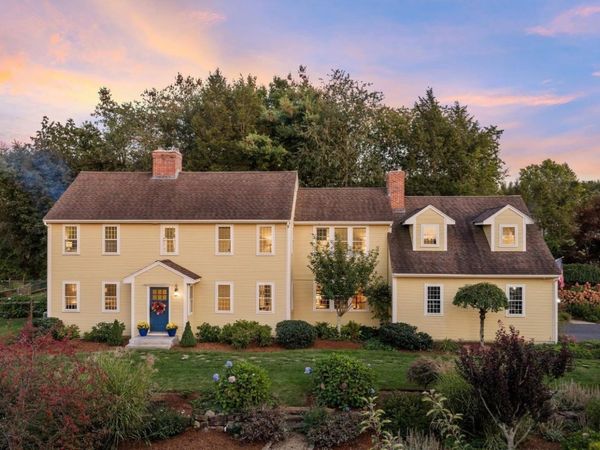 24 Chamberlain Rd, Westford, MA 01886